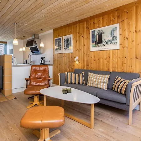 Vakantiehuis With Waterpark Access In Vaeggerlose Bøtø By